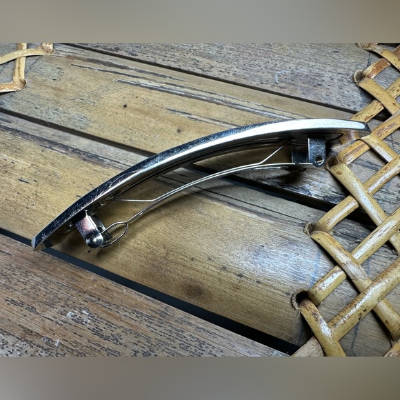 🌟Chanel 98P silver colored metal hair clip Barrette - Picture 5 of 9